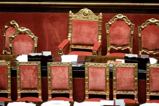 I banchi vuoti del governo al Senato foto LaPresse