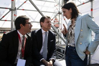 Elly Schlein con Giuseppe Conte e Nicola Fratoianni durante una manifestazione a Roma foto di Angelo Carconi/Ansa