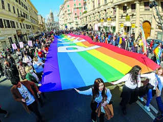 La manifestazione di Roma contro la guerra