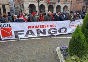 Forlì, manifestanti aspettano arrivo Meloni e Von der Leyen